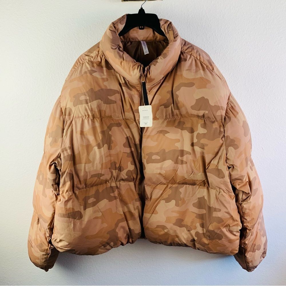 Fabletics Wonder‎ Crop Nude Camo Puffer Jacket NWT